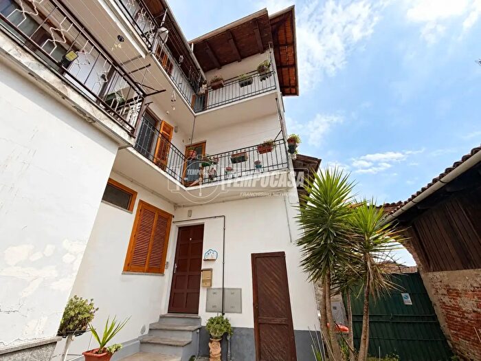 Casa quadrilocale in vendita in Via Santa Lucia, Vigliano Biellese