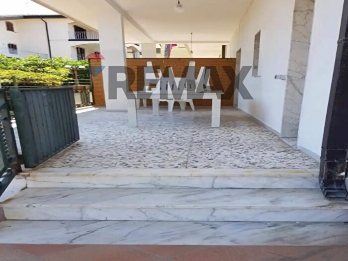 Appartamento trilocale in vendita in Via Magna Grecia, Roseto Capo Spulico