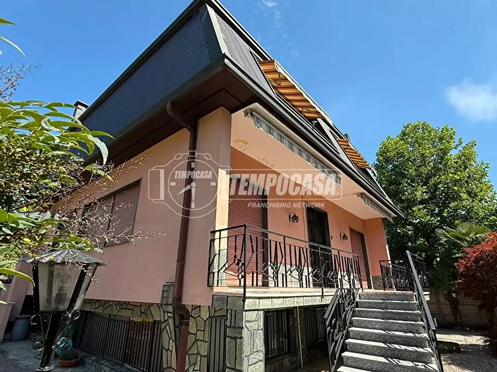 Casa con 5 locali in vendita in Via Enrico Fermi, Legnano