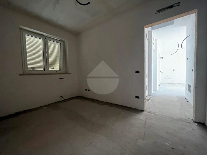 Casa con 6 locali in vendita in Pomezia