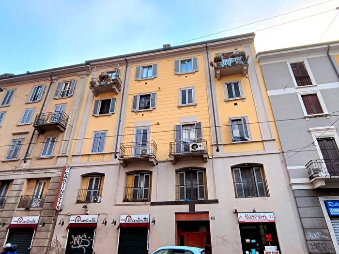 Appartamento quadrilocale in affitto in Bocconi, Milano