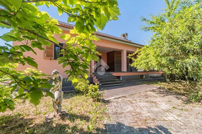 Casa con 7 locali in vendita in Localià Valle Quaranta, Bassano Romano