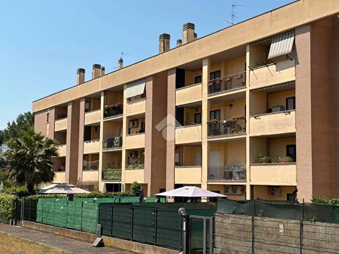 Appartamento quadrilocale in vendita in Via Piero Corti, Roma