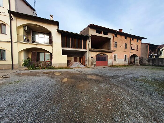 Casa con 10 locali in vendita in Via Trieste, Fenegro