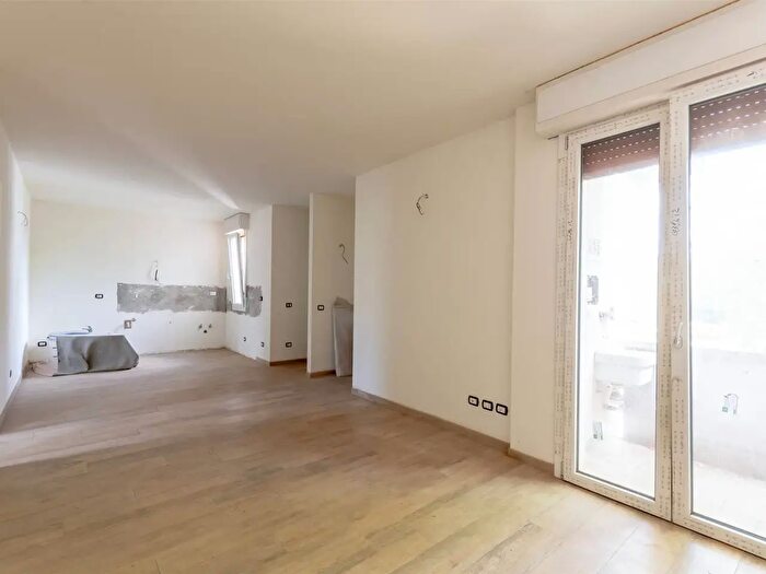 Appartamento trilocale in vendita in Via a Volta, Campi Bisenzio