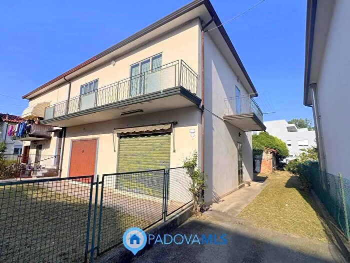 Casa trilocale in vendita in Via Gattamelata, Padova