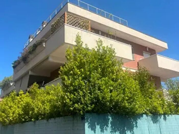 Appartamento bilocale in vendita in Via dei Due Ponti, Roma