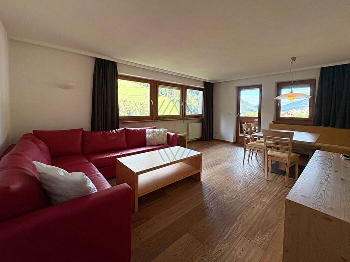 Appartamento trilocale in affitto in Strada Gardena, Santa Cristina Valgardena