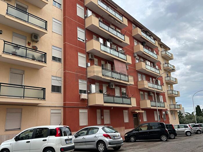 Appartamento trilocale in vendita in Via Carlo Pisacane, Caltanissetta