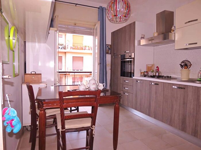 Appartamento con 5 locali in vendita in Via dei Servi di Maria, Siracusa