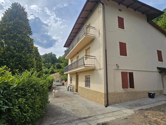 Casa con 10 locali in vendita in Zocca