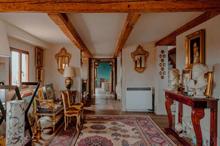 Appartamento con 6 locali in vendita in Fondamenta De San Sebastian, Venezia