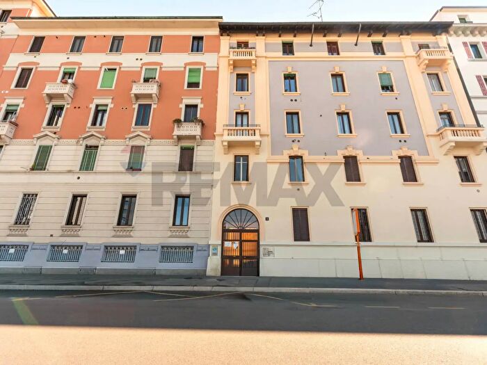 Appartamento bilocale in vendita in Via Calabiana, Milano
