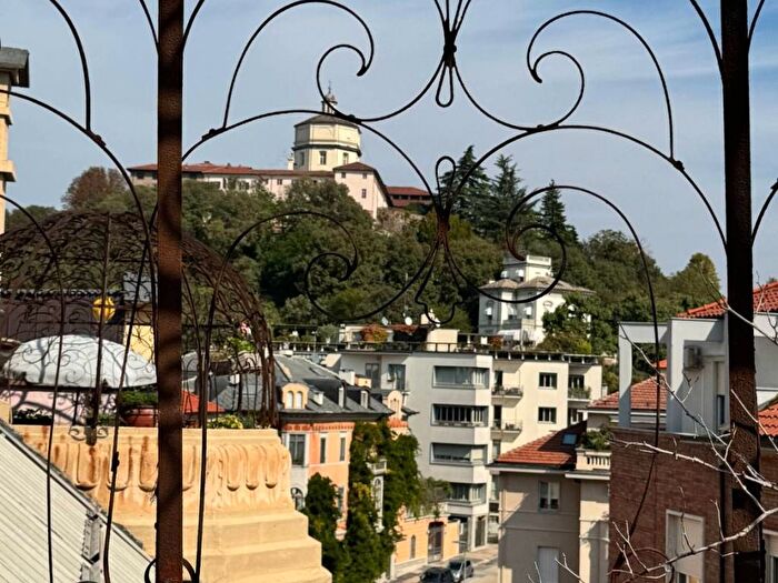 Casa con 6 locali in affitto in Via Cosseria, Gran Madre Crimea, Torino