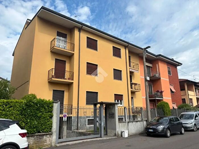 Appartamento trilocale in affitto in Piazza Maggio, Corbetta