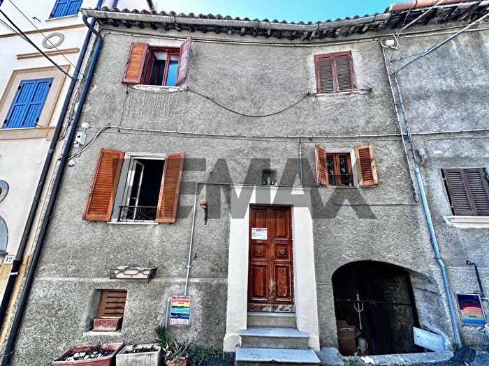 Appartamento trilocale in vendita in Centro, Torricella in Sabina
