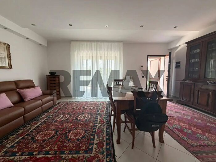 Appartamento quadrilocale in vendita in Via Mazzini, Pulsano