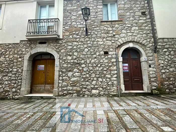 Casa con 7 locali in vendita in Via Roma, Cautano