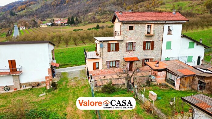 Casa con 9 locali in vendita in Terzo