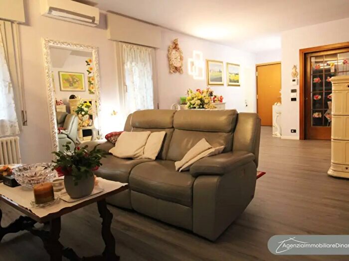 Casa con 6 locali in vendita in Miane