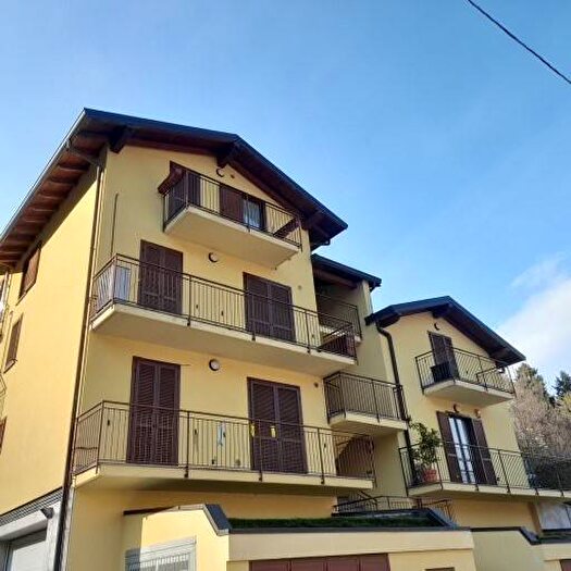 Appartamento bilocale in affitto in Via Scuri, Centro, Asso