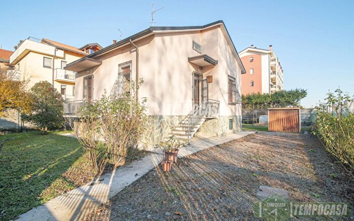 Case in Vendita e in Affitto - 2