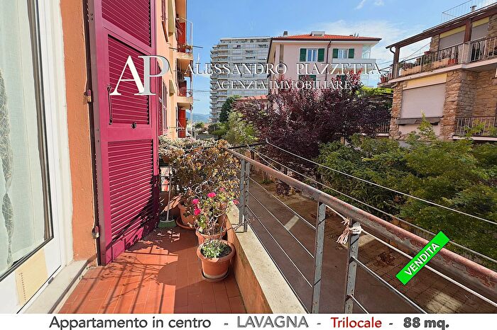 Appartamento con 5 locali in vendita in Piazza Benedetto Marini, Lavagna