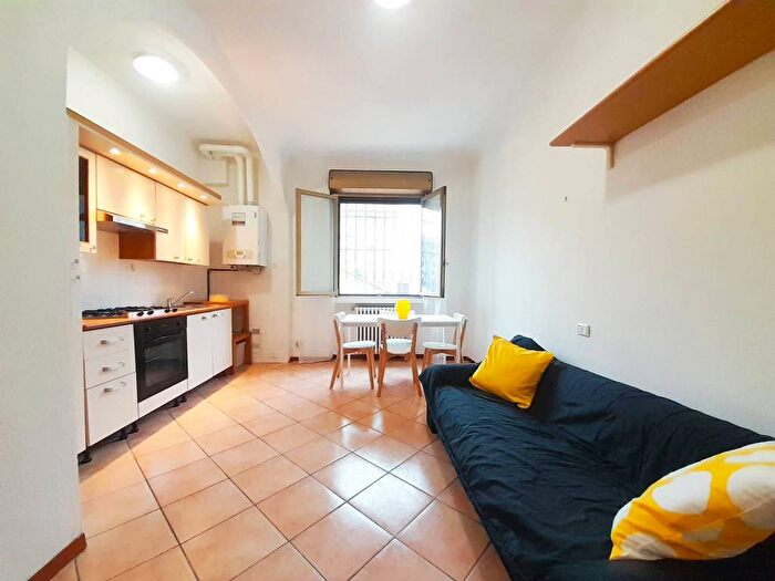 Appartamento trilocale in affitto in Via Avancinio Avancini, Chiesa Rossa, Milano