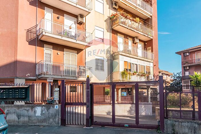 Appartamento quadrilocale in vendita in Via Cassiopea, Catania