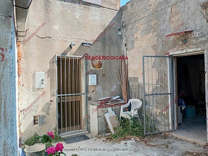 Casa con 7 locali in vendita in Via Guglielmo Oberdan Monserrato BorgoSanzio Catania Sicilia Italia, Catania