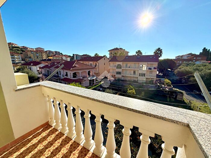 Appartamento trilocale in vendita in Via Vignasse, San Lorenzo Al Mare