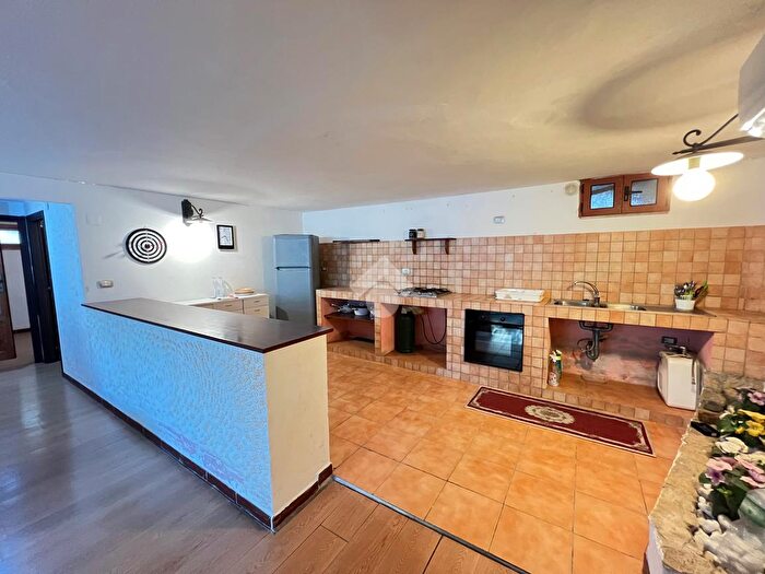 Appartamento trilocale in vendita in Via Sulcis, Iglesias