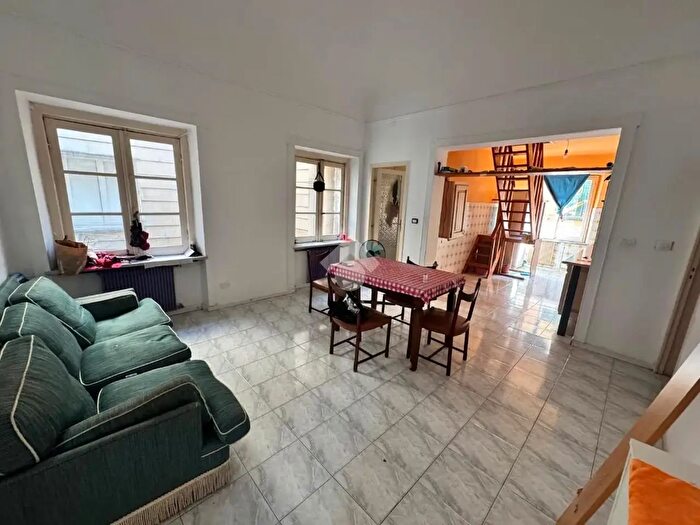Appartamento con 6 locali in vendita in Via Giacomo Buranello, Genova
