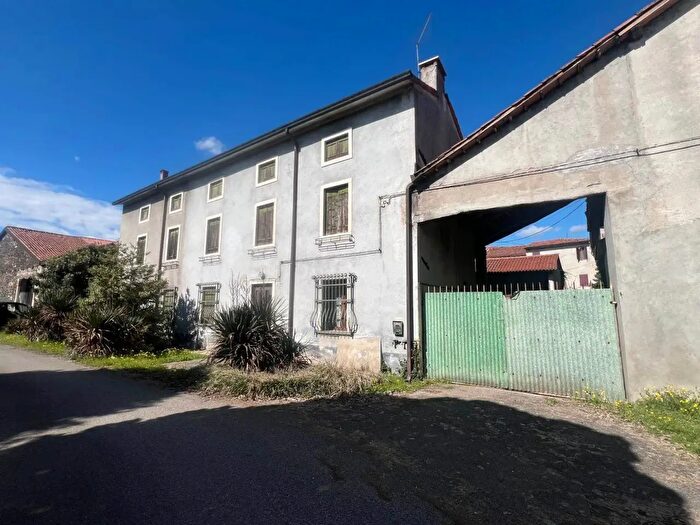 Casa con 12 locali in vendita in Arzignano