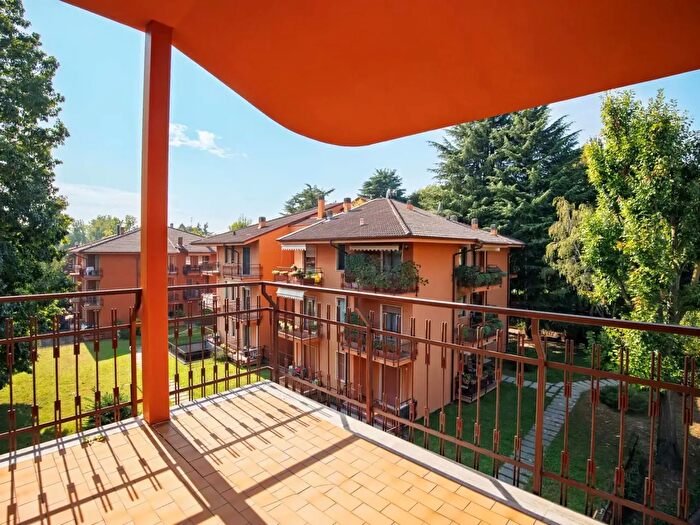Appartamento con 5 locali in vendita in Carate Brianza