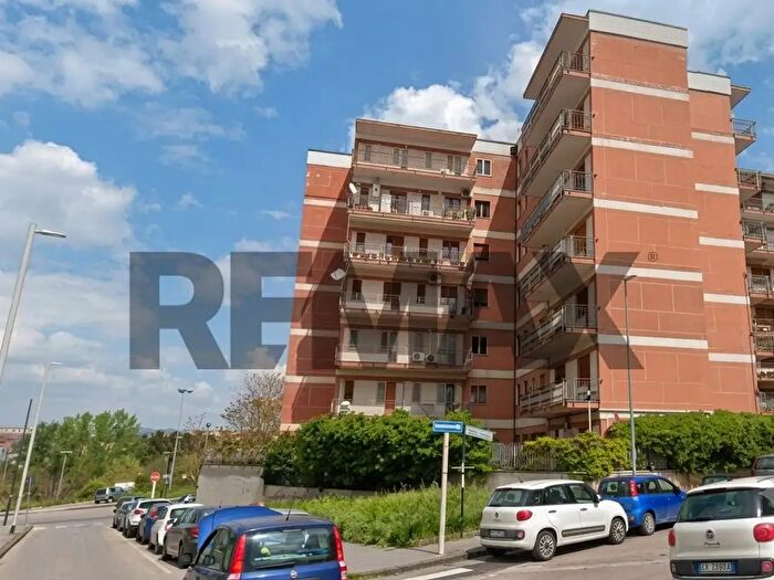 Appartamento con 8 locali in vendita in Via Calandra, Benevento