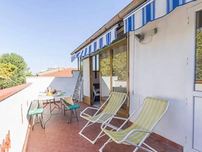 Appartamento trilocale in affitto in Viareggio