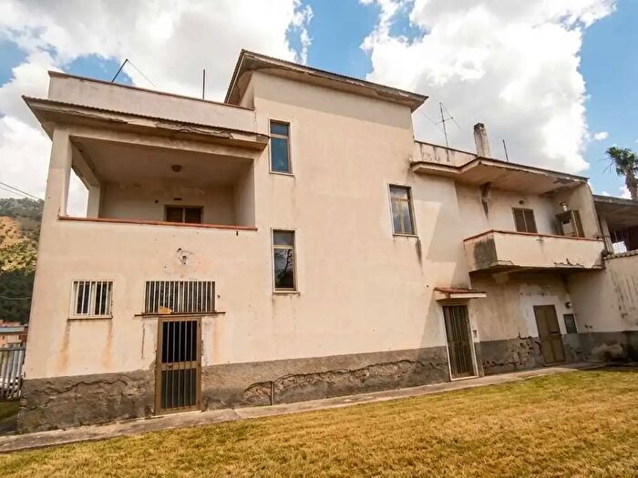 Appartamento con 6 locali in vendita in Via Acquarossa, Sarno