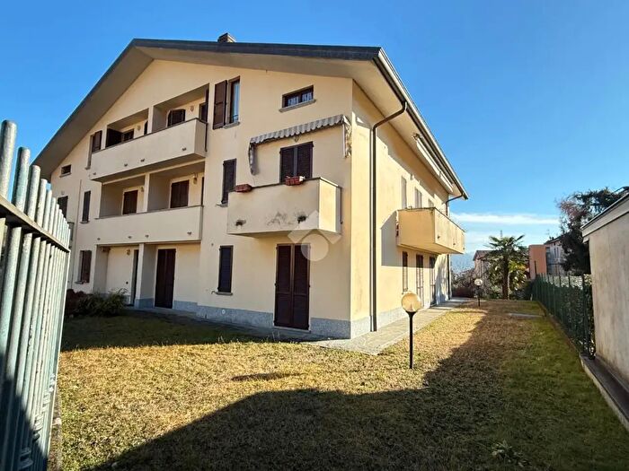 Appartamento trilocale in vendita in Via S Francesco, Airuno