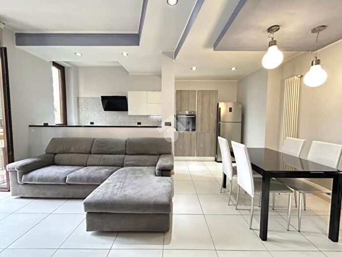 Appartamento bilocale in affitto in Via Polesine, Corvetto, Milano