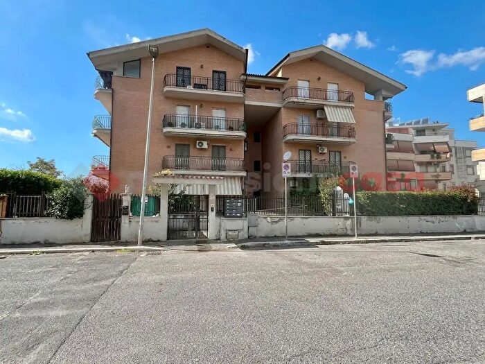 Appartamento trilocale in vendita in Via Adriano, Guidonia Montecelio