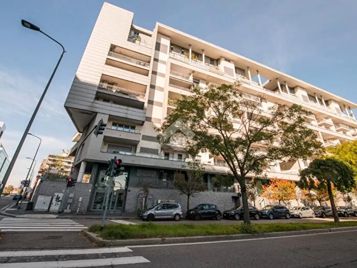 Appartamento trilocale in vendita in Via del Futurismo, Milano