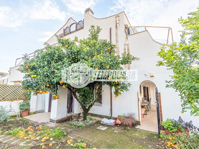 Appartamento quadrilocale in vendita in Via Monte Paparano, Cerveteri