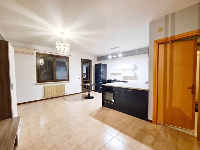 Appartamento trilocale in affitto in Via Santa Caterina, Basaldella, Campoformido