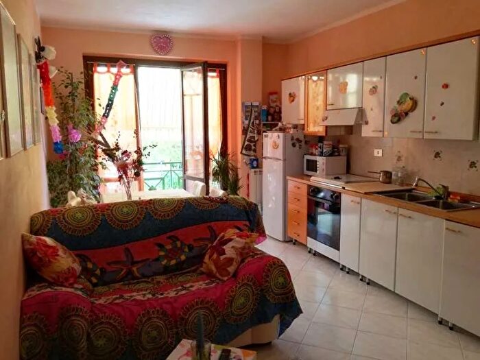 Appartamento bilocale in vendita in Luni