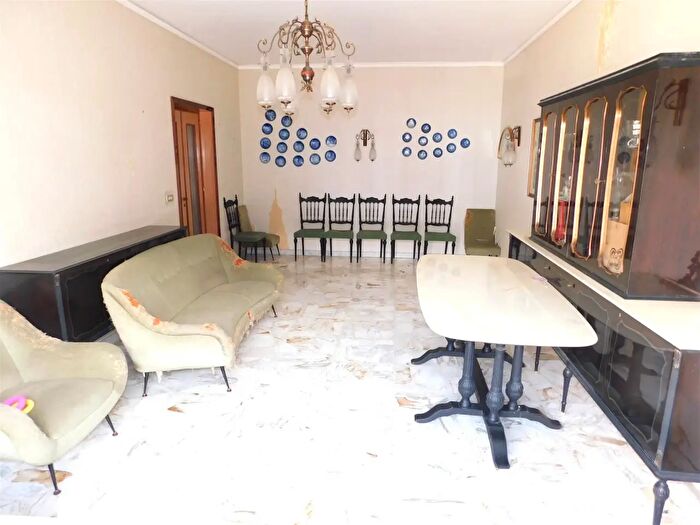 Appartamento con 6 locali in vendita in Via Paganini, Ragusa