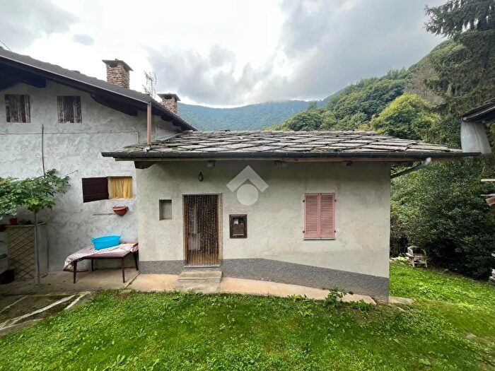 Casa con 6 locali in vendita in Via Borgata Paris, Martiniana Po