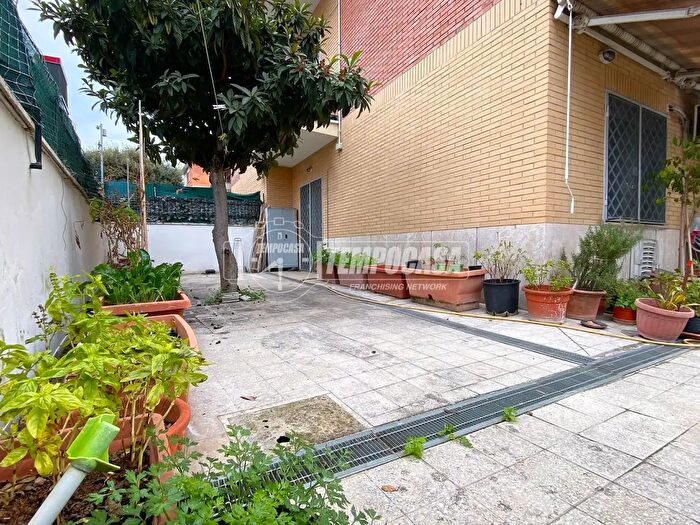 Appartamento bilocale in vendita in Roma