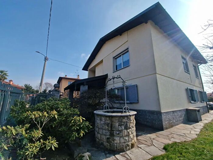 Casa con 6 locali in vendita in Via Belvedere, Cassina Rizzardi