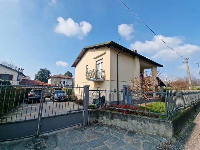 Case in Vendita e in Affitto - 2